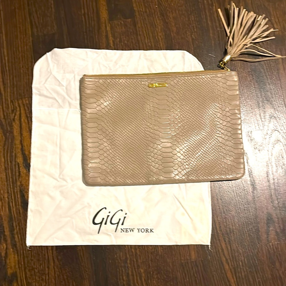 Gigi New York taupe / light brownish grey clutch